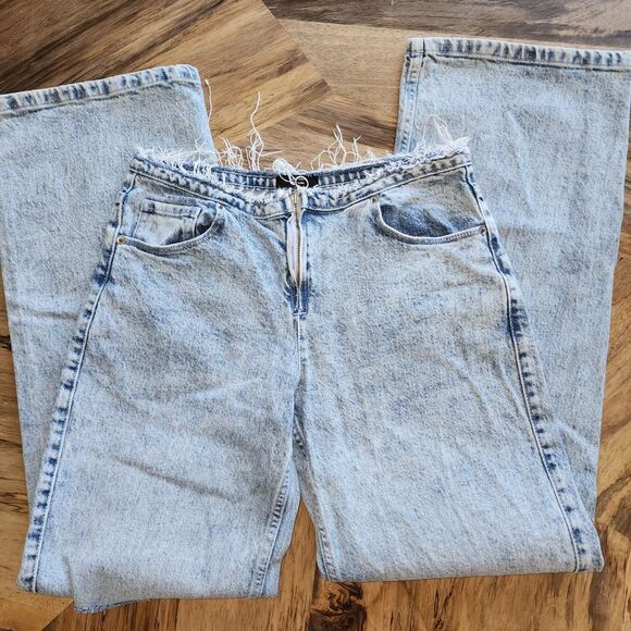 Social Tourist Low Rise Ripped Acid Washed Jeans Sz W26 - Picture 1 of 11